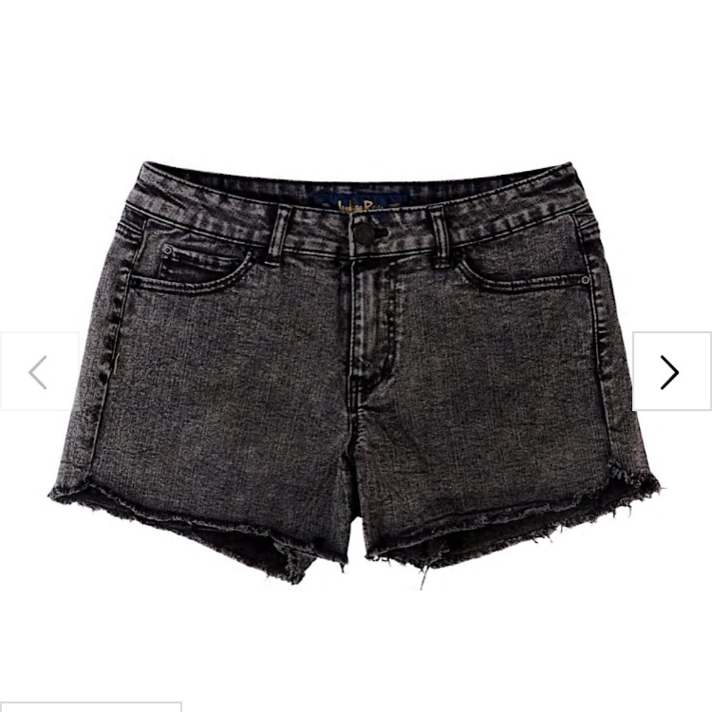 indigo rein black mid rise short 9/28